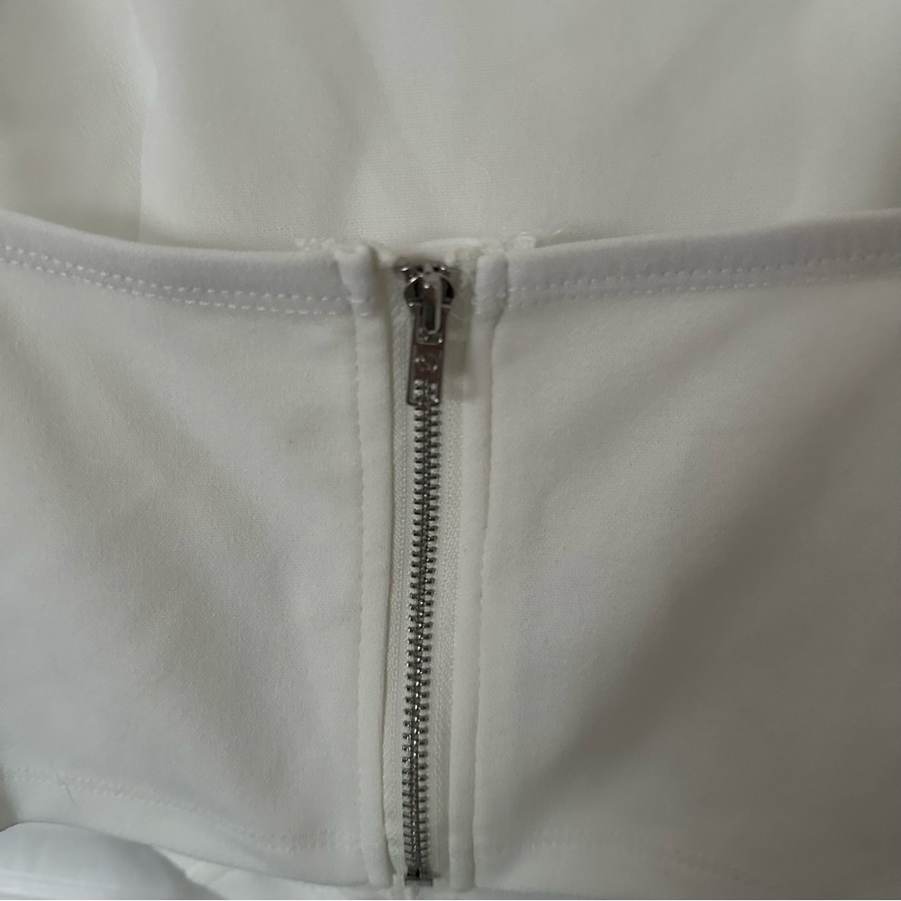 White Corset Style Cropped Top - Picture 7 of 9